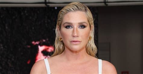 KE$HA Nude